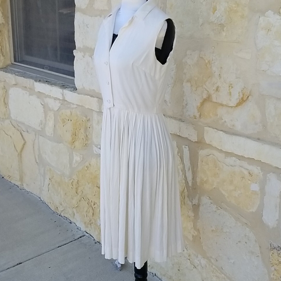 Flowy Dress - Picture 2 of 4